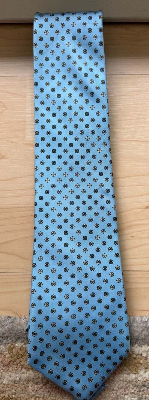 Adams Row Light Blue Floral Pattern Silk Necktie

***** SUCH A HAPPY FUN TIE! YO